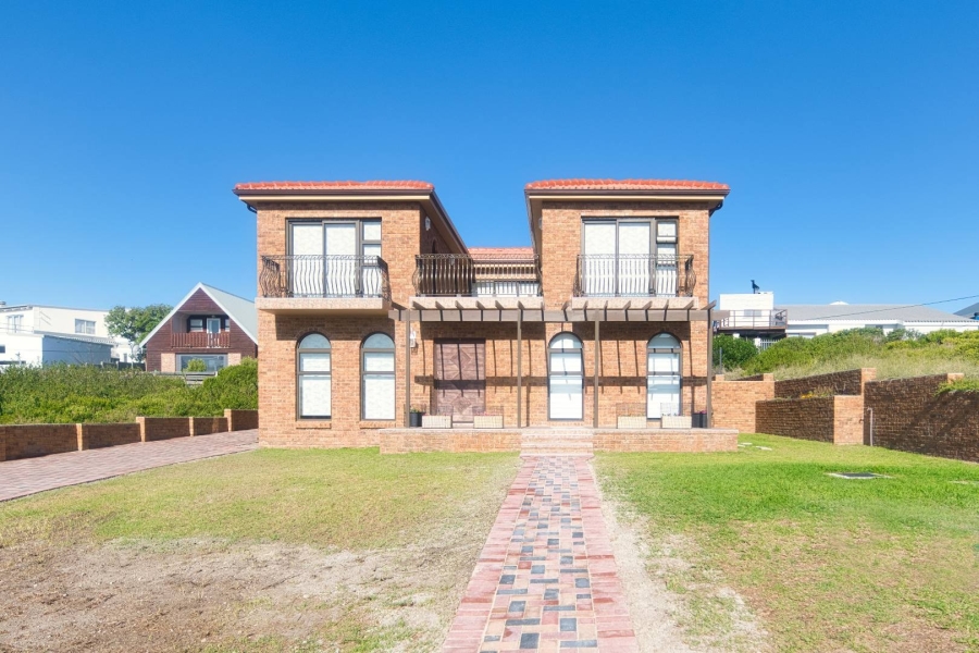 4 Bedroom Property for Sale in De Kelders Western Cape